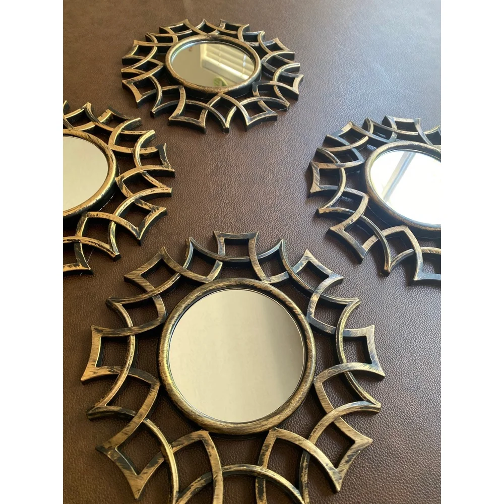 NEW Wall decor - set of 4 plastic